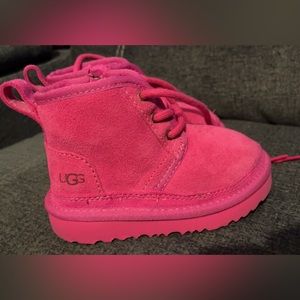 Size 8c still look brand new and were only worn once.